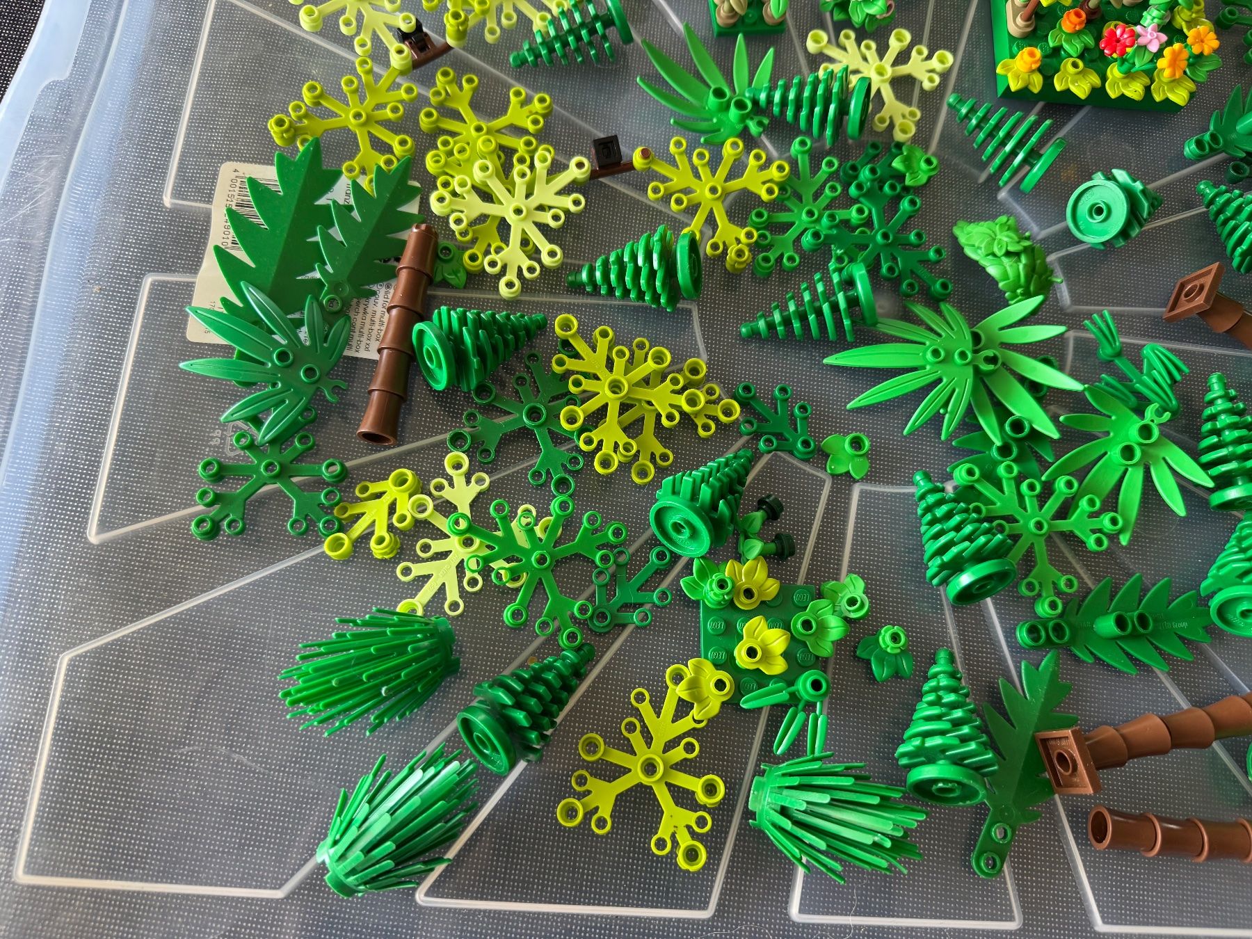 Lego Kit di costruzioni: Lego plantes, fleurs et arbres – Usato da Lausanne venduto da garmina30 4