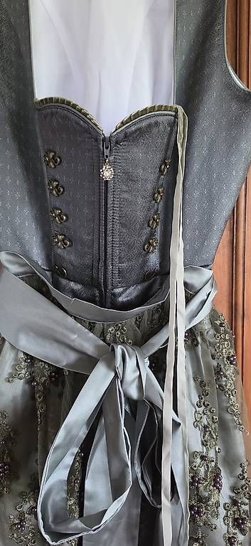 Robes: Dirndel von Krüger – D'occasion à Pont-la-Ville par Kretzschi 2