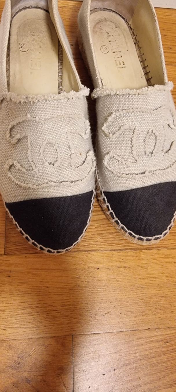 Chanel Scarpe da donna: Chanel Espadrilles Gr. 38 Beige/Schwarz – Usato da Frauenfeld venduto da Bounty40 2