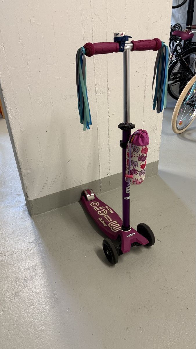 Micro Caschi: Micro Maxi Deluxe scooter + helmet – Usato da Kloten venduto da wer_26t5 4