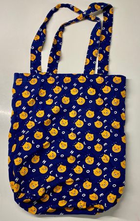 Süsser, blauer Totebag mit speziellem Muster, neuwertig