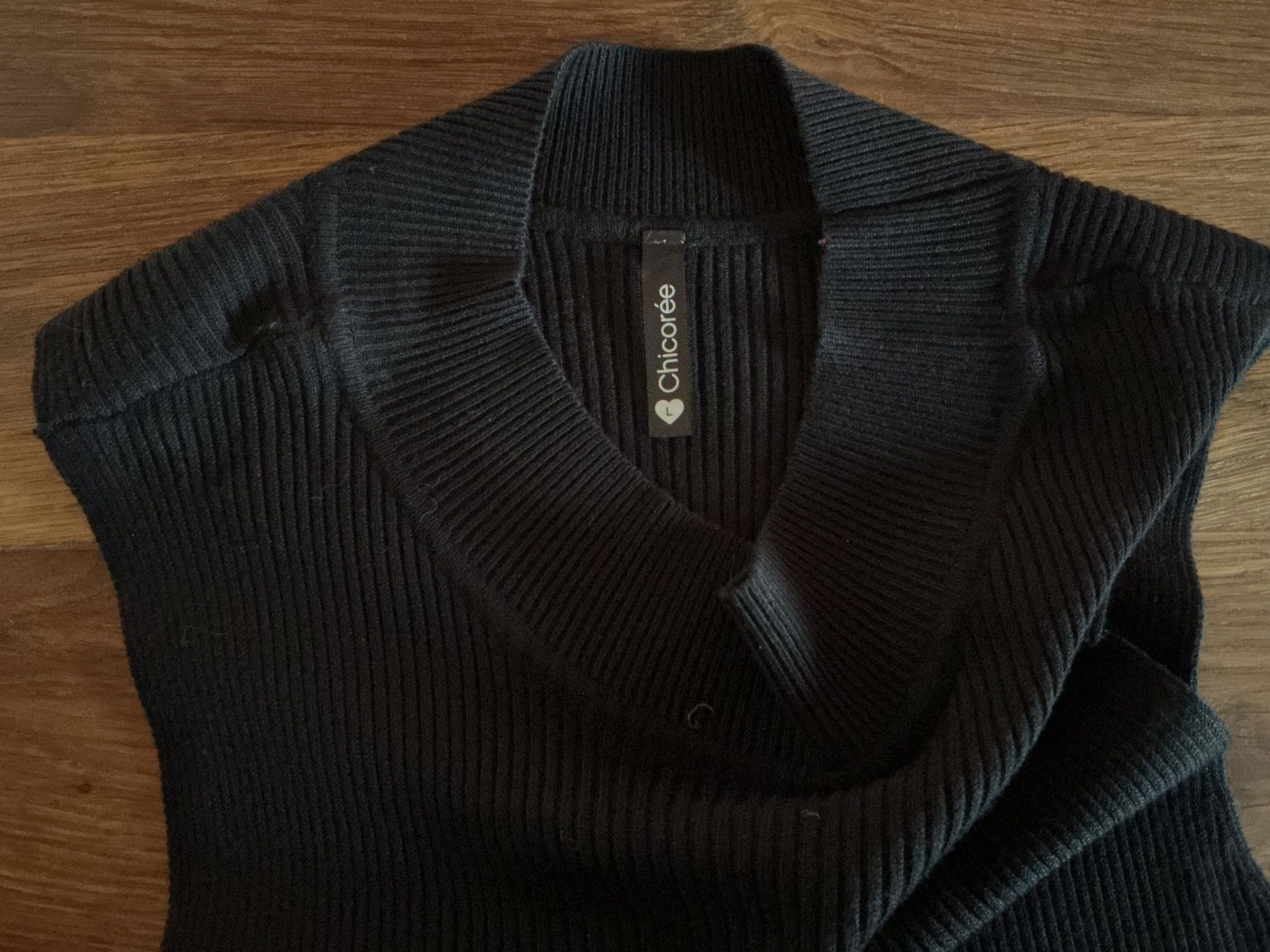 Vestiti: Strickkleid Chicorée schwarz gerippt Grösse L – Nuovo (secondo la descrizione) da Gretzenbach venduto da Winery 1
