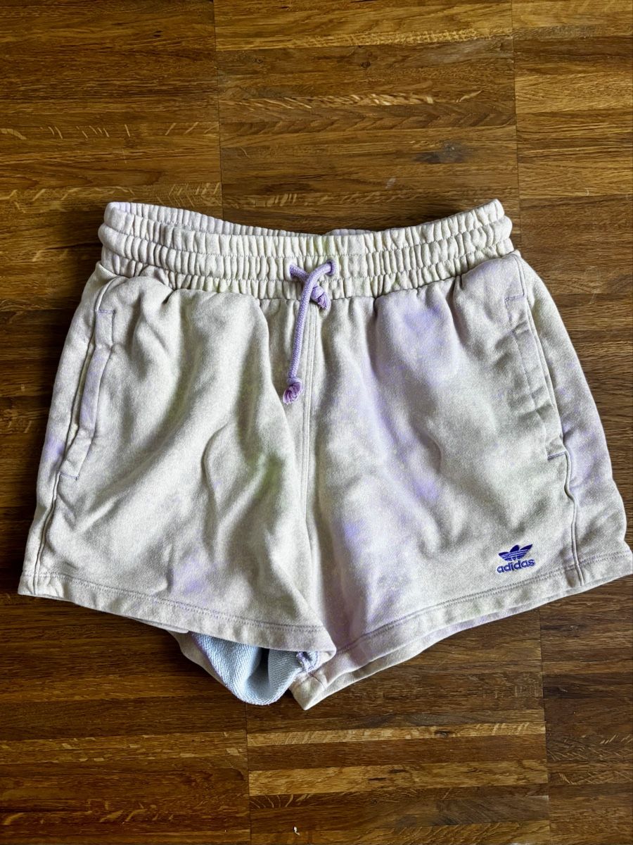 Adidas Lotti & Set di vestiti: Adidas Outfit Pullover & Shorts (grösse S) – Nuovo (secondo la descrizione) da Zürich venduto da nowaistplease 1
