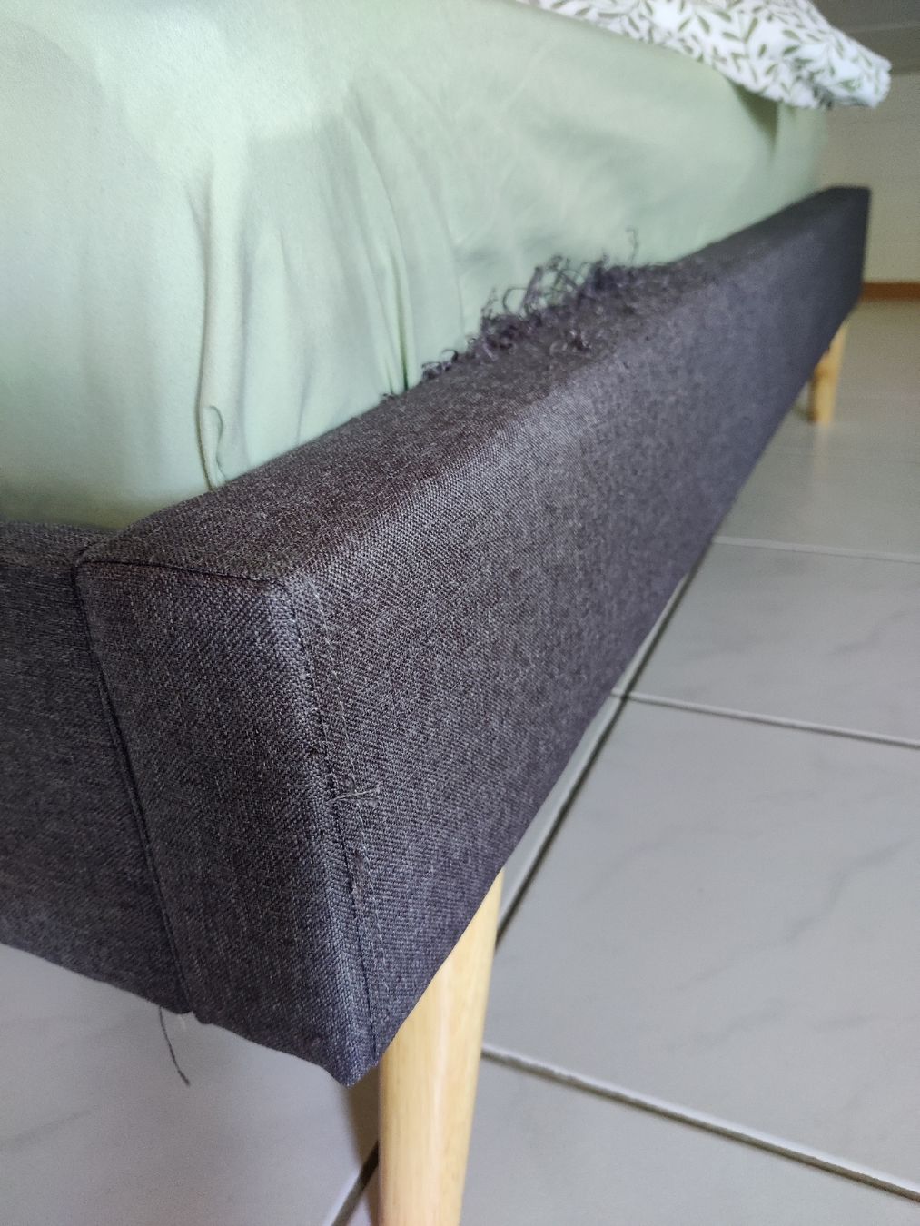 Letti: Bettgestell Stoff Anthrazit 140x200cm mit Lattenrost, gebrau – Usato da Radelfingen venduto da butzlibu 3