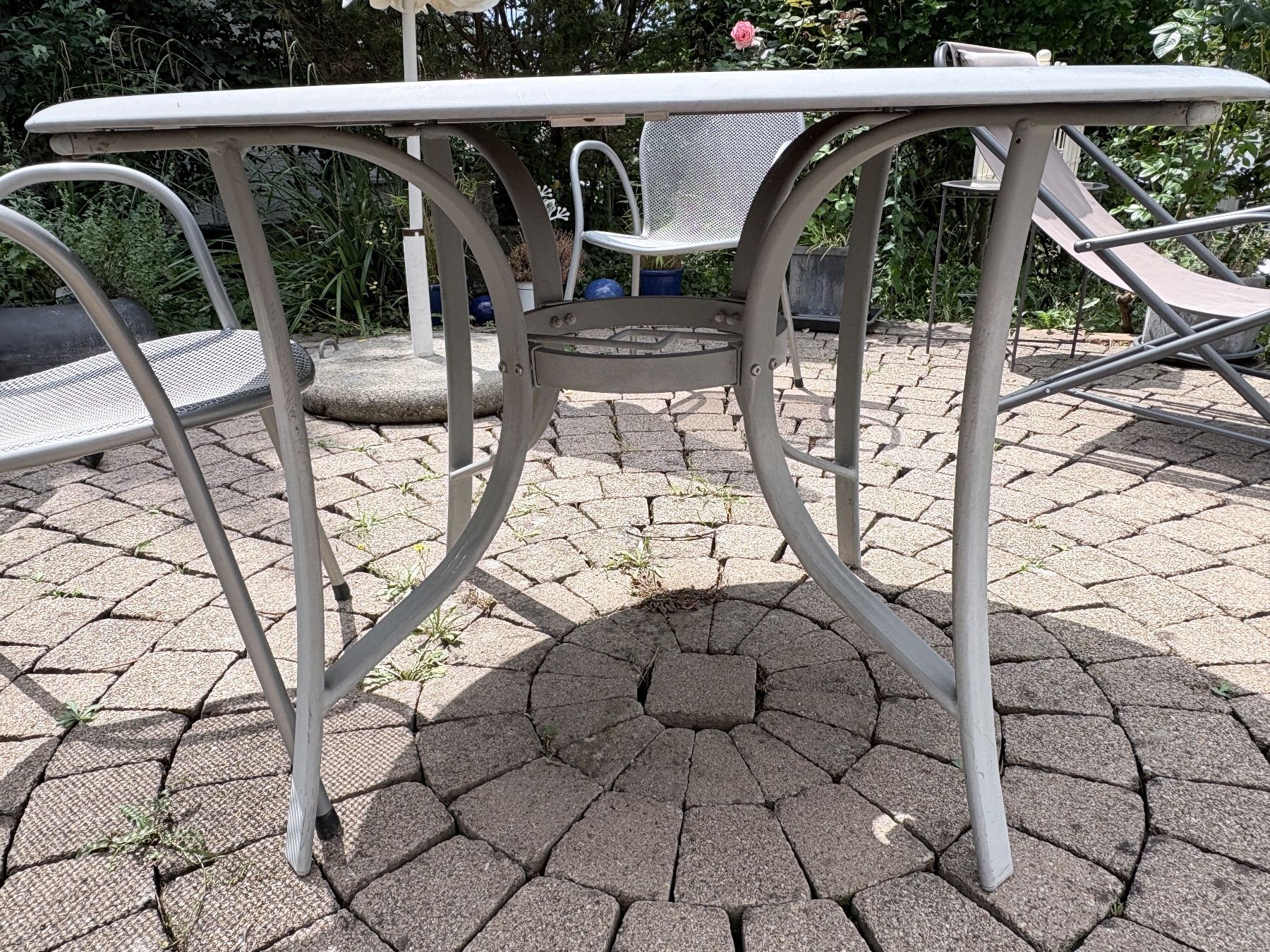 Tische: Runder Gartentisch – Gebraucht aus Rodersdorf von anjagarland 1