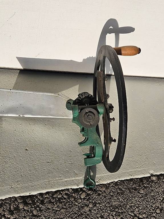 Tutte le macchine: Tabakschneidmaschine – Usato da Altstätten SG venduto da Gartenmeister60 2