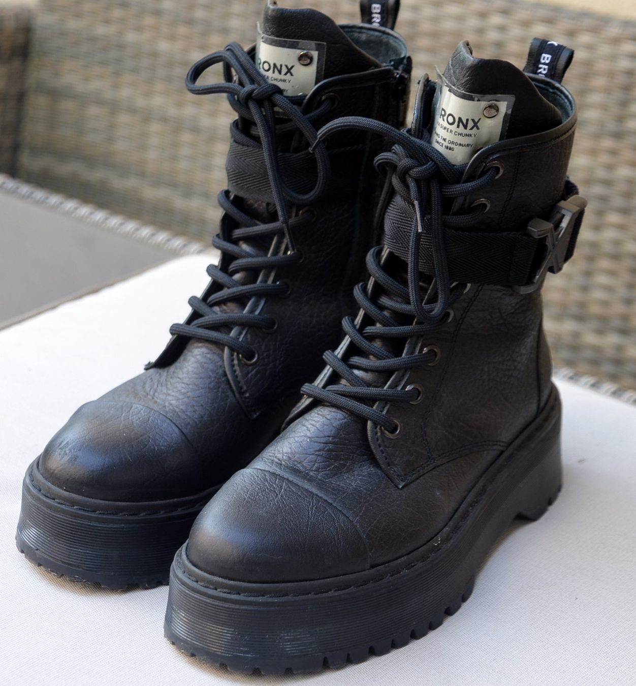 Scarpe da donna: Boots Bronx bottes .37 – Usato da Collonges venduto da arashee 2