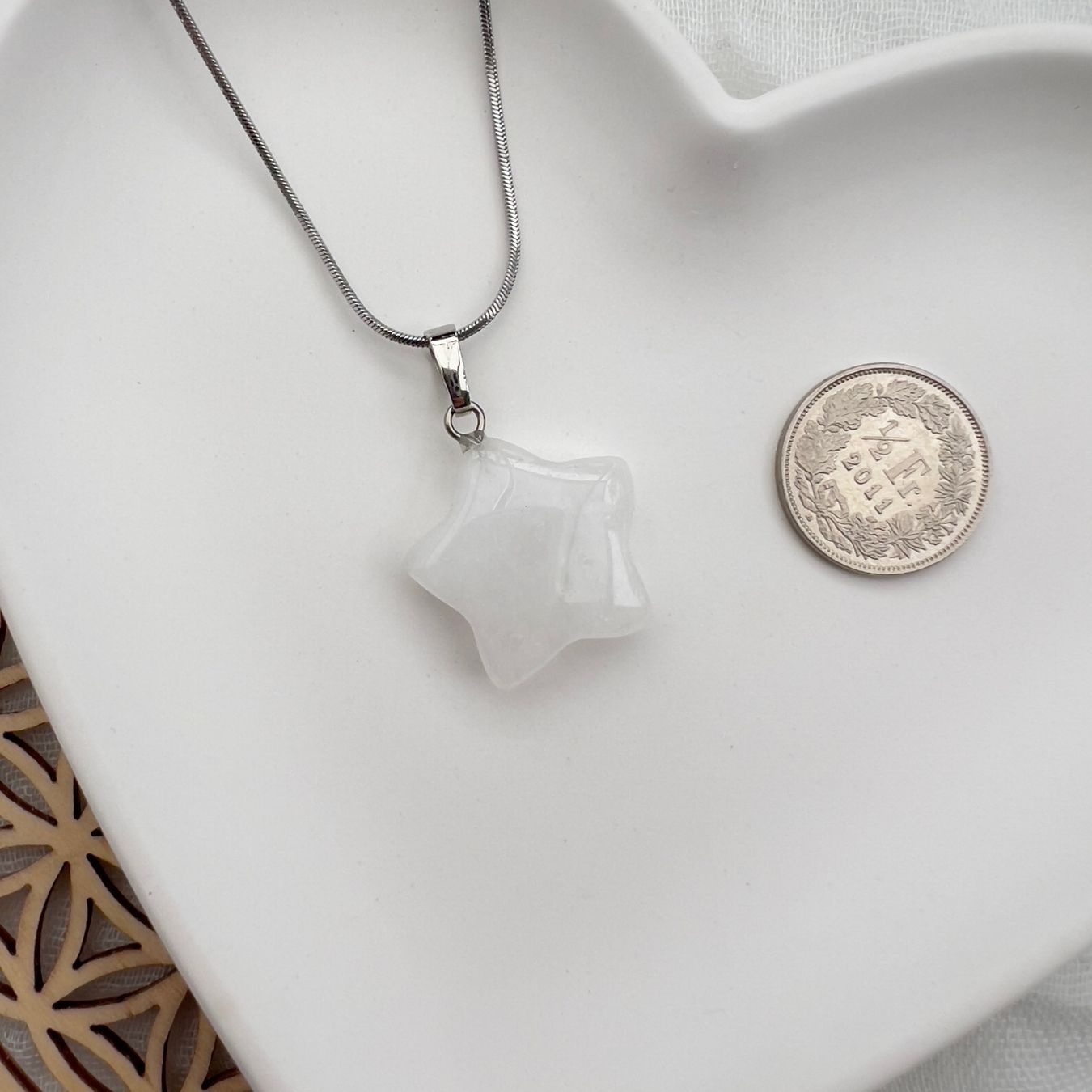 Ciondoli: Pendentif étoile en cristal de roche – Nuovo e nell'imballaggio originale da Pully venduto da sunaddict 3