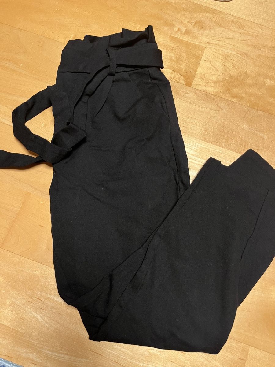 Vero Moda Pantaloni: Schwarze Stoffhose Vero Moda Gr. M – Nuovo (secondo la descrizione) da Betschwanden venduto da _janinee_