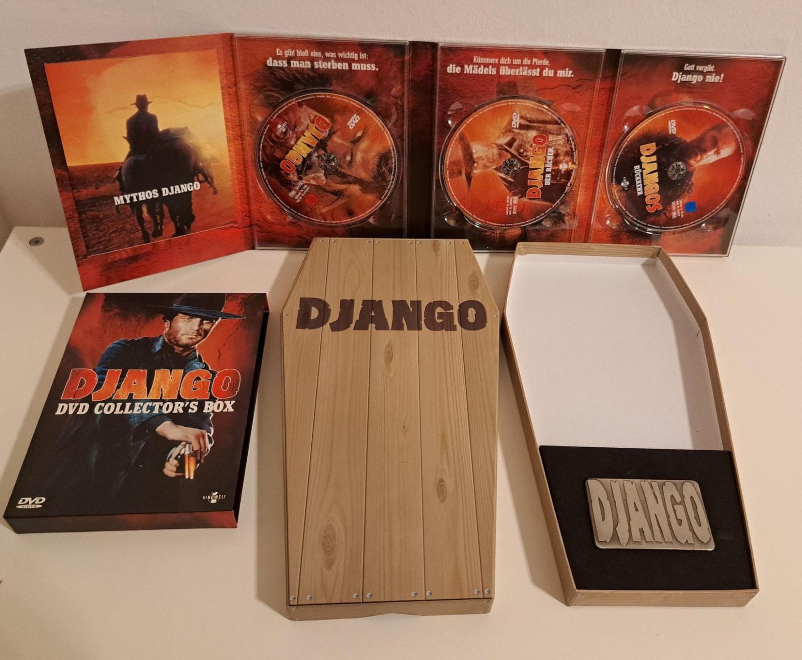 Alle DVDs: Limitierte Sarg-Edition "Django", DVD Box, 2003, Franco Nero – Gebraucht aus Basel von Patiscat