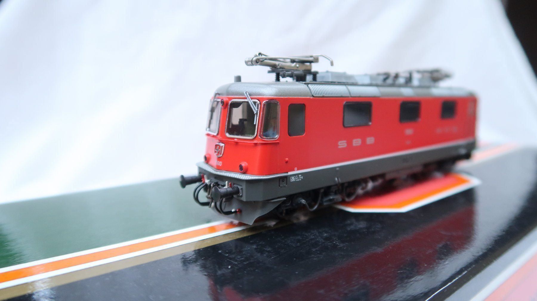 Hag Modellini di ferrovie: HAG Nr.212 Re4/4 II SBB rot – Nuovo (secondo la descrizione) da Muttenz venduto da Laeckerlihamschter 2