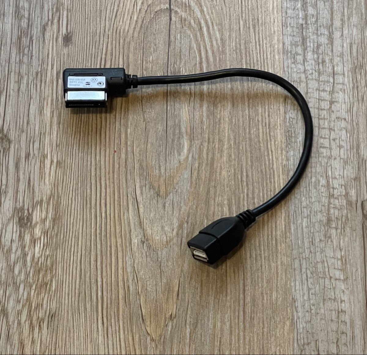 Unità & Adattatore: VW Seat Skoda MDI Adapter Kabel USB – Usato da Wichtrach venduto da BRASLETTI_76