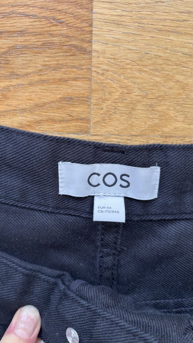 Cos Pantaloni: COS Hose, Grösse 44, neuwertig! – Nuovo (secondo la descrizione) da Basel venduto da Defne 1