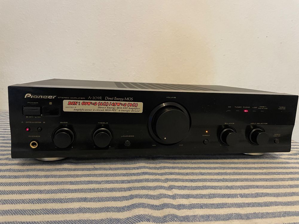 Pioneer A-209 R Stereo Integrated Amplifier - 35 watts per channel into 8
