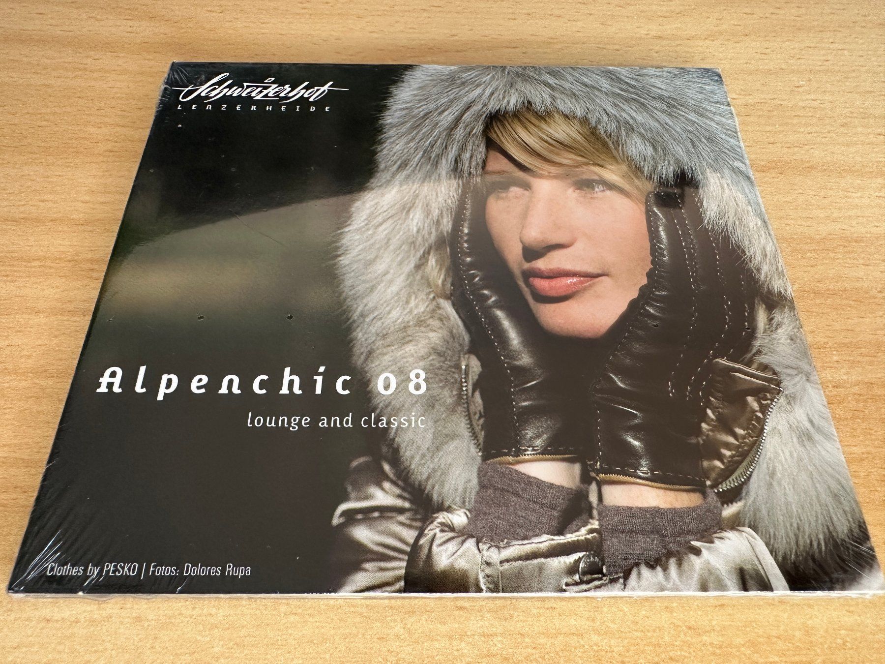 CD: Various – Alpenchic 08 – Nuovo e nell'imballaggio originale da Rikon im Tösstal venduto da Alpenmutz