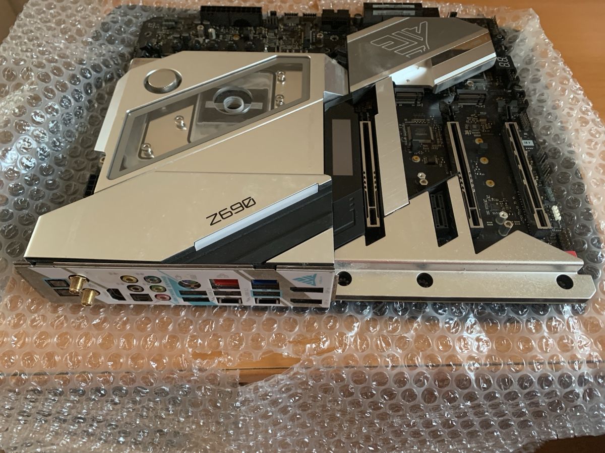 Asrock Schede madri: Asrock Z690 Aqua OC – Difettoso da Hochfelden venduto da Kinga69 1