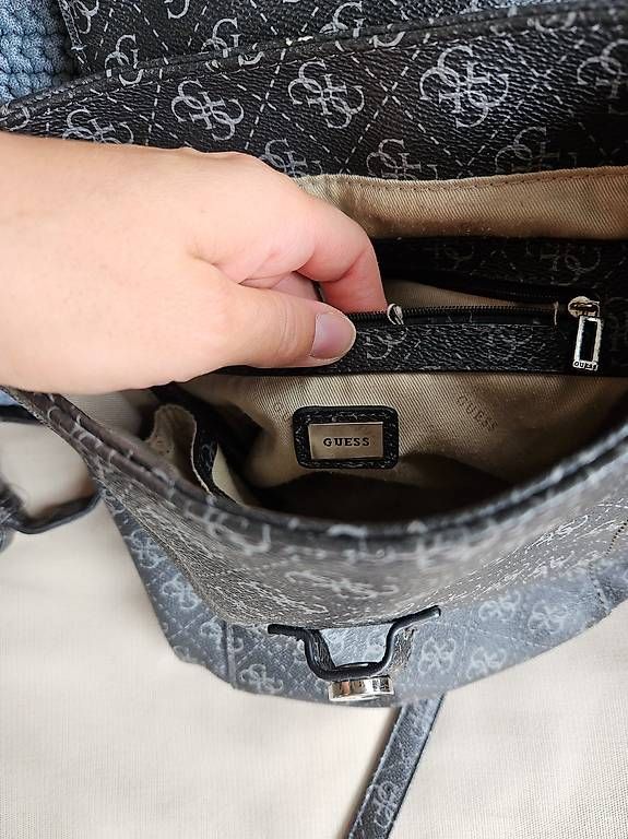 Guess Rucksäcke: Guess Rucksack – Gebraucht aus Zollikofen von nel_5f8w 3