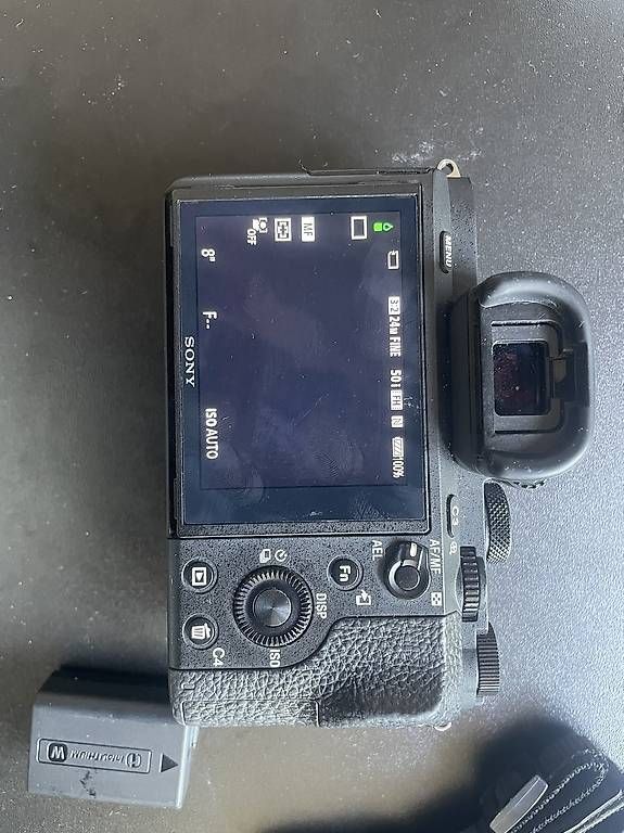 Fotocamera: Sony Alpha a7 II 24,3 MP Spiegellose Systemkamera – Usato da Basel venduto da yag2ru 2