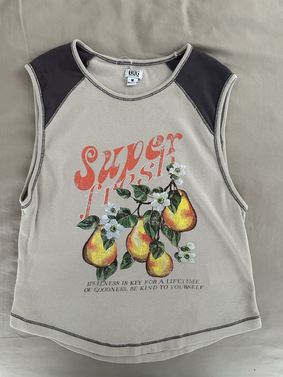 T-shirt: T-shirt beige, taille M. – Nuovo (secondo la descrizione) da Lausanne venduto da ver_cyj8
