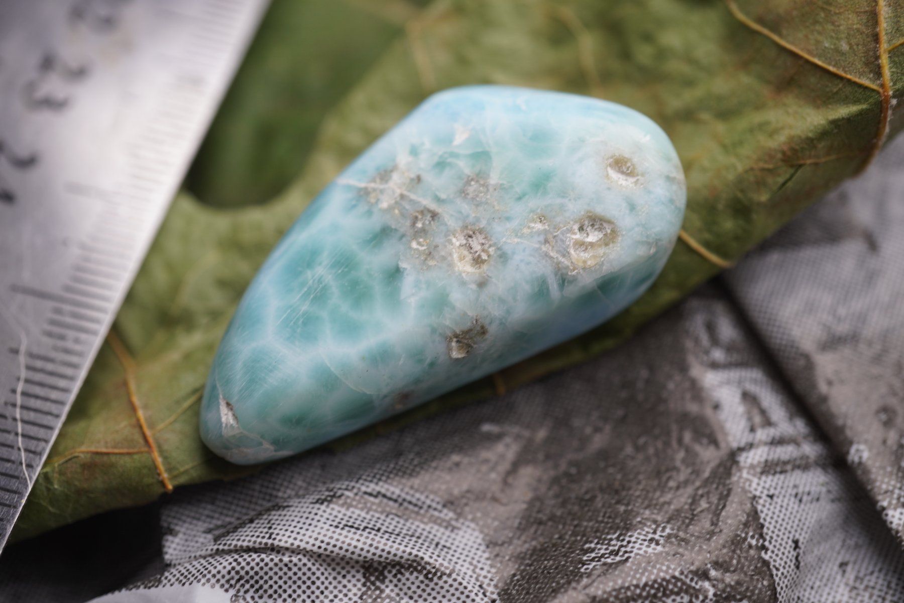 Pietre preziose: Grosser Larimar mit schönem Muster – Nuovo (secondo la descrizione) da Eschenbach SG venduto da topstone