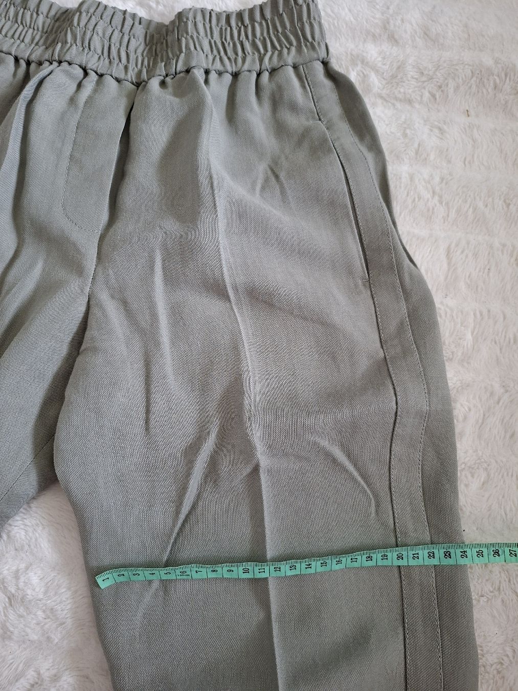 Brunello Cucinelli Pantaloni: Pantalons  Brunello Cucinelli taille 36/38 vert clair – Usato da Renens VD venduto da ser_j2fn 7