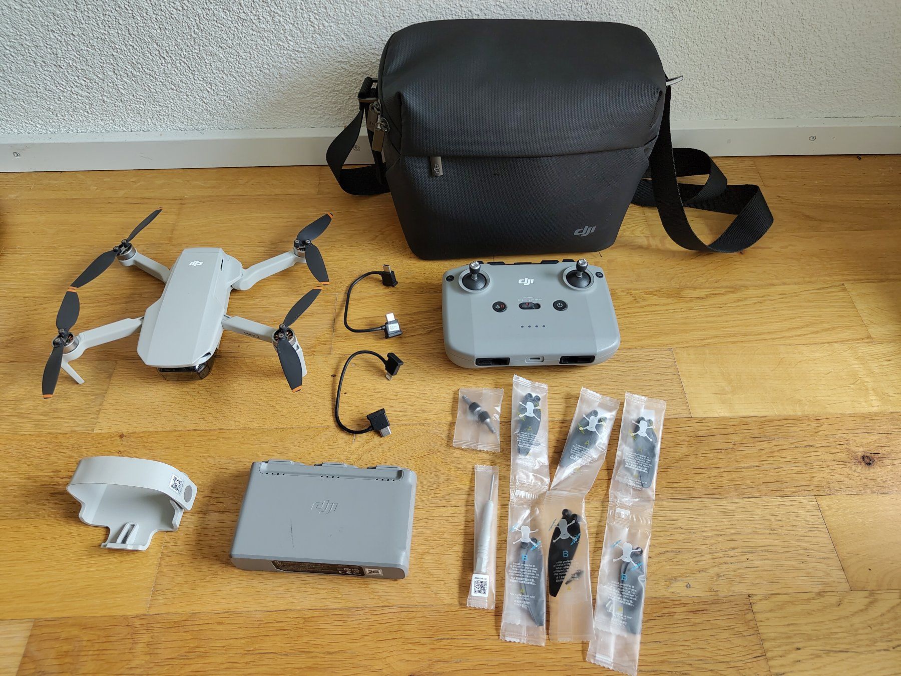 DJI Modellismo RC: DJI Mini 2 Fly More Combo – Usato da Root venduto da sve_9xq7