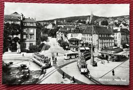 Neuchatel Place Purry mit Strassenbahnen 