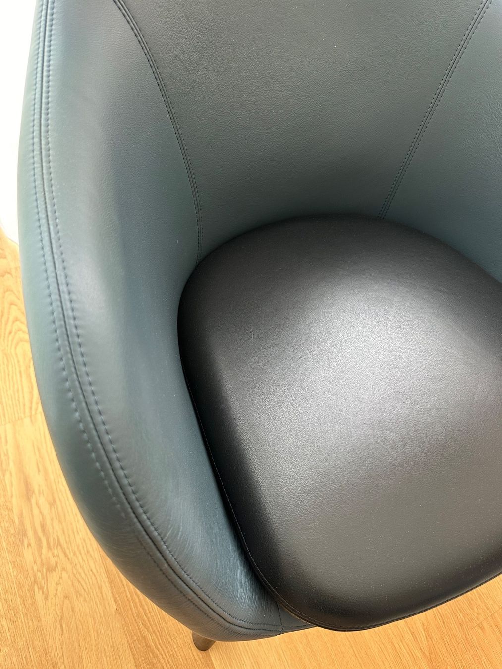 Vitra Stühle: Vitra Hal Lounge Chair – Gebraucht aus Küssnacht am Rigi von drum4zirrus 1