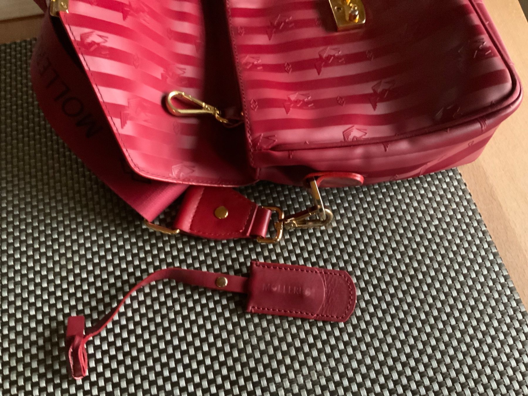 Maison Mollerus Borse da donna: Mollerus Marly Umhängetasche gedecktes rot – Usato da Cham venduto da Mira10 9