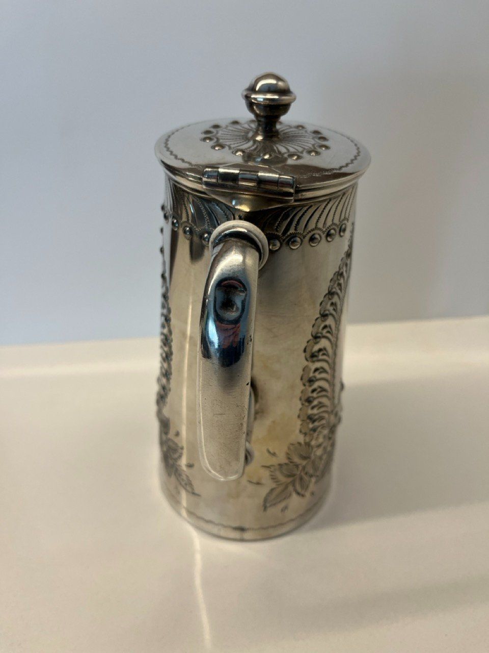 Caraffe: Decorated silverplated water pitcher/jug – Usato da Interlaken venduto da giorgiotraverso 1