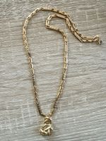 Goldene Kette mit Anhänger