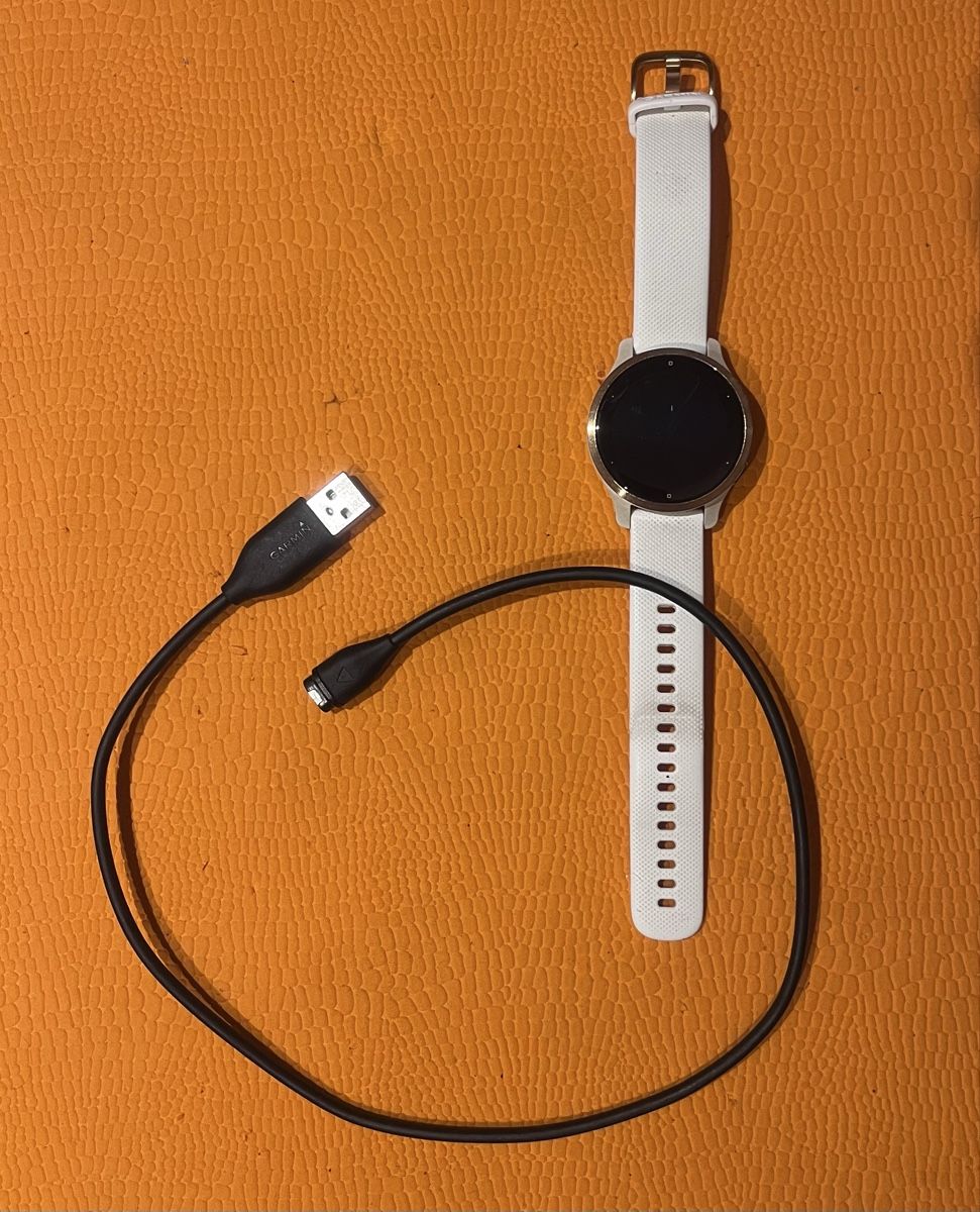 Garmin Smartwatch: Garmin Venu 2S – Usato da Rüdtligen venduto da ladina.f 4