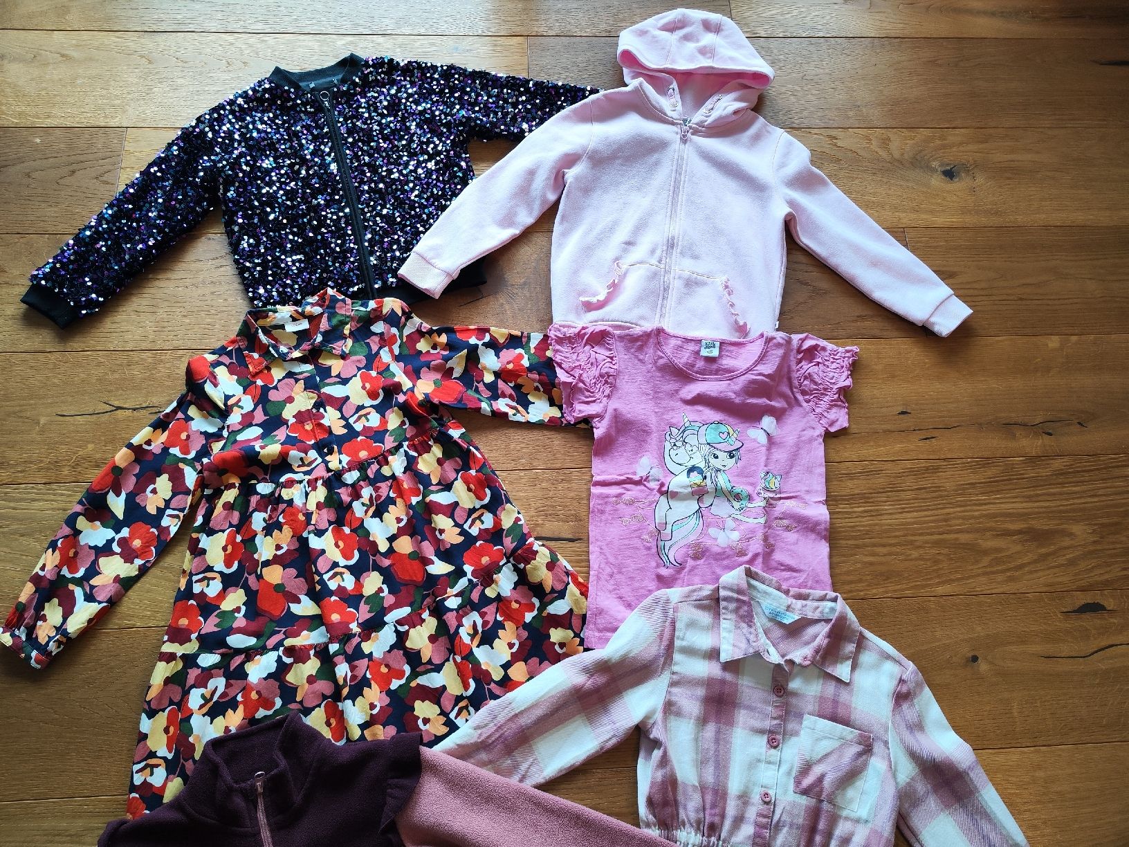Lotti & Set di vestiti: Mädchen Kleiderpaket, Grösse 122 – Usato da Kriens venduto da Xonox 1