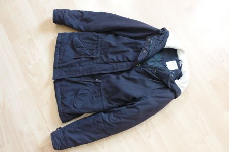Jacke in Schwarz mit Hoodie | ONLY Grösse S