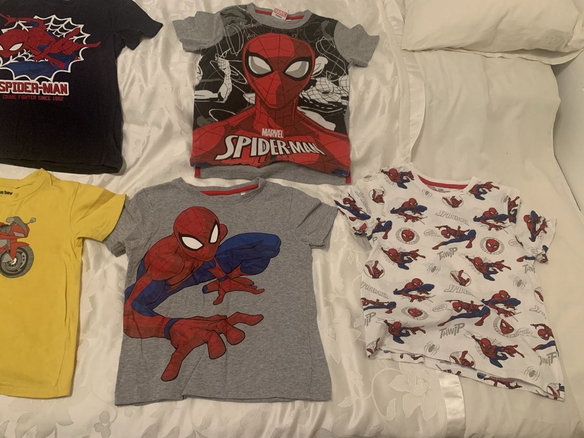Kleiderpakete & -sets: Tshirt – Gebraucht aus Basel von Pardesi84