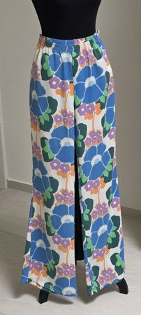 Zara Schöne Blumenhose Gr. M