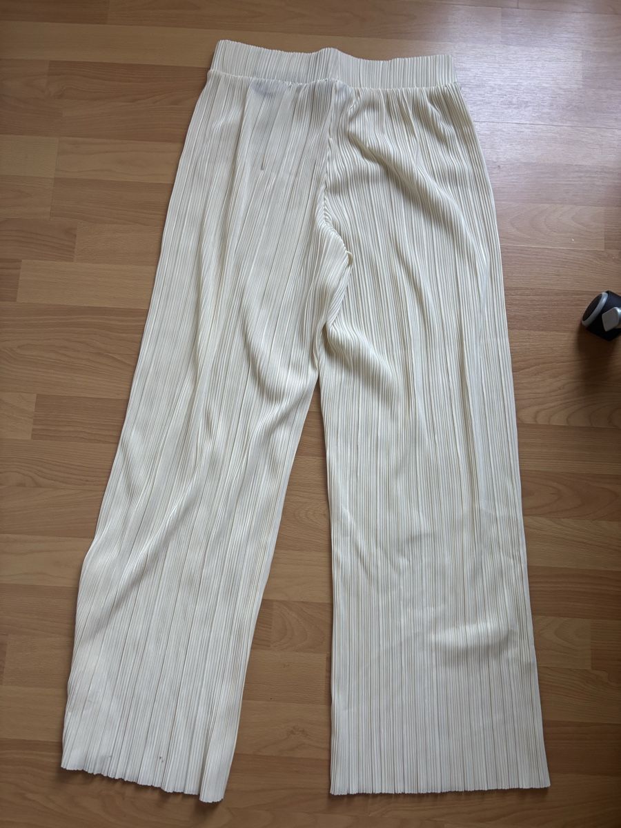Only Pantaloni: Neue Stoffhose von Only – Nuovo (secondo la descrizione) da Olten venduto da zor_6npz 1