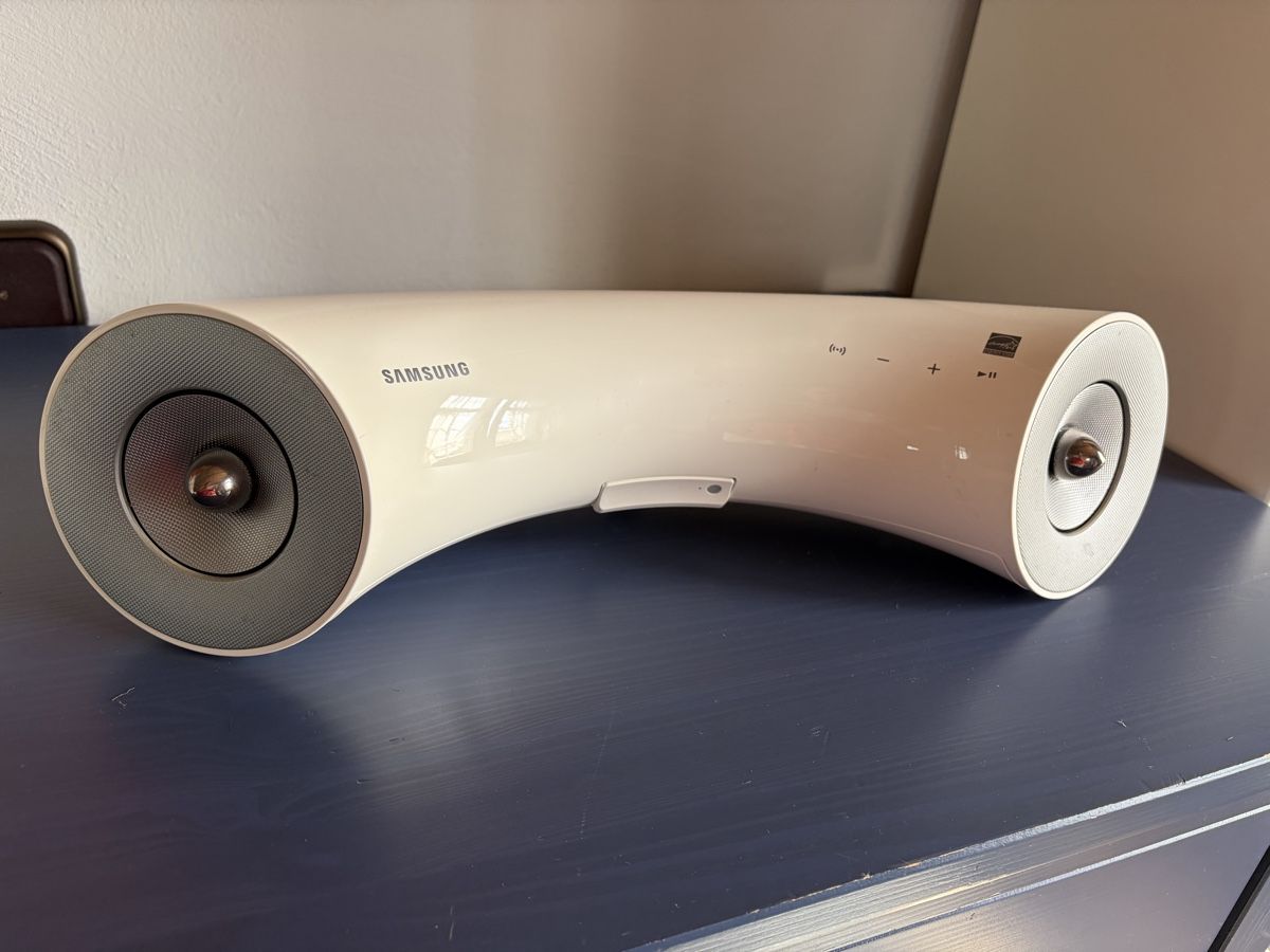 Samsung Docking station: Samsung Lautsprecher weiss mit Dockingstation – Usato da Hauptwil venduto da BernadettS 2