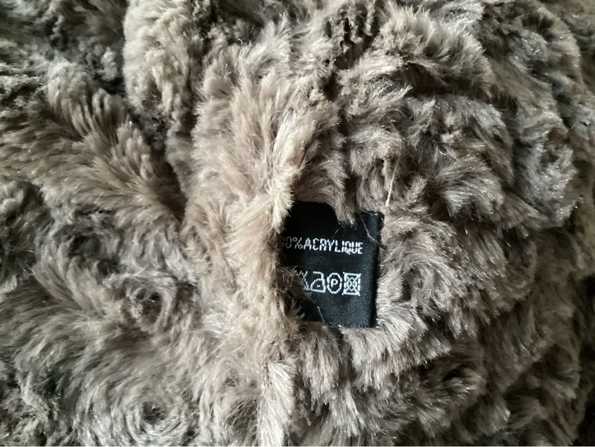 Altro in Moda donna: Schulter-Cape, 100% Acrylpelz – Nuovo (secondo la descrizione) da Lausanne venduto da Ulpet 4