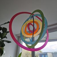 Buntes Mobile von Ikea