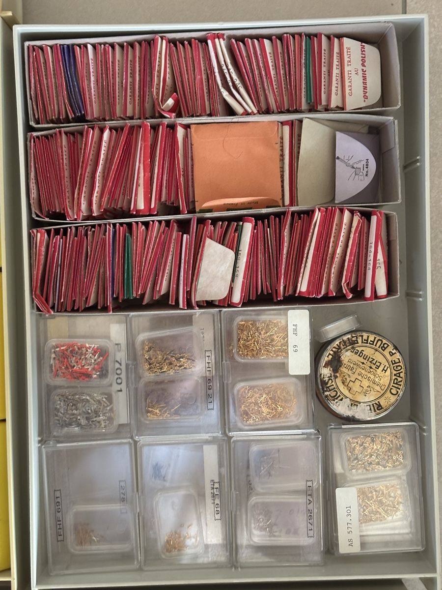 Montres: Lot Uhrenteile, Gläser etc. – Neuf (Voir description) à Rüti b. Büren par CenicAG 8
