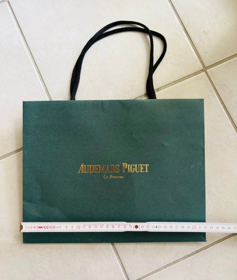 Audemars Piguet Orologi: 2 Audemars Piguet Boxen plus 4 Papiertaschen – Usato da Etoy venduto da Diadefin 3