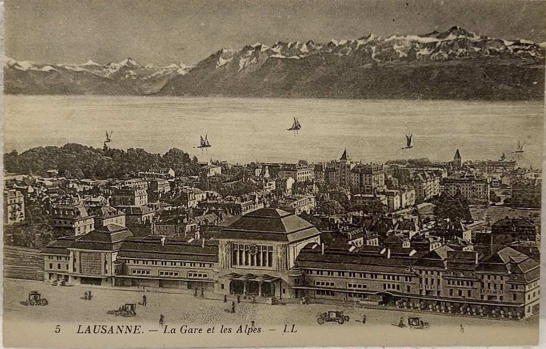 Cartoline postali: LAUSANNE - La Gare -  Diligences – Usato da Delémont venduto da Domdom1