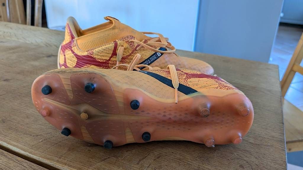 Scarpe da uomo: Chaussure de Foot taille 41 – Usato da Renens VD venduto da arochat