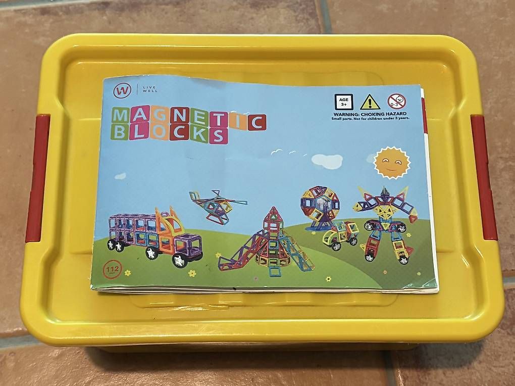 Giochi: Magnetische Bausteine in stabiler Box – Usato da Bachenbülach venduto da blechkuh
