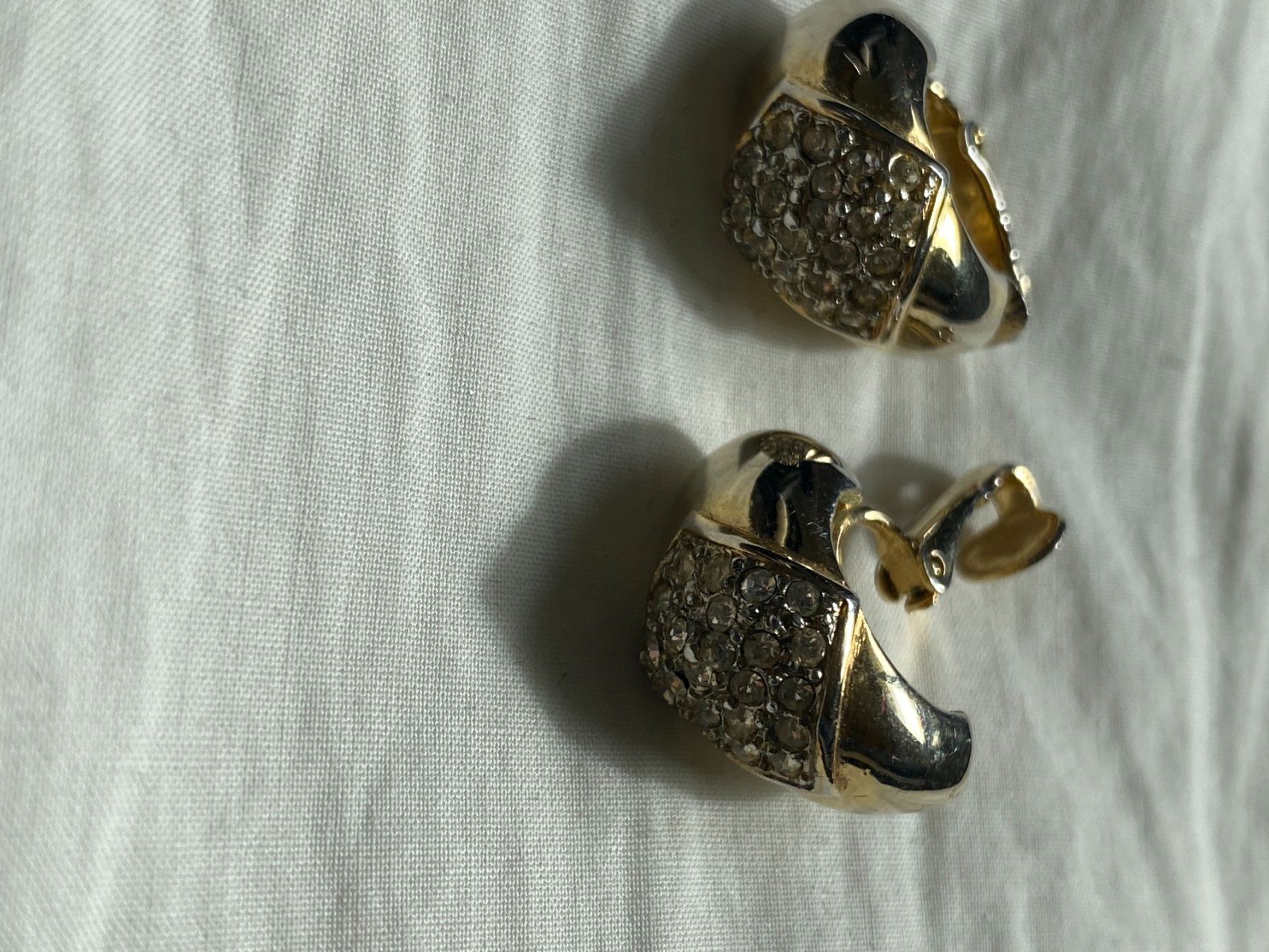 Orecchini pendenti & Orecchini a lobo: Modeschmuck, Ohrenclips mit Strass-Steinen, silbrig/goldig – Usato da Gümligen venduto da Primeselection 3