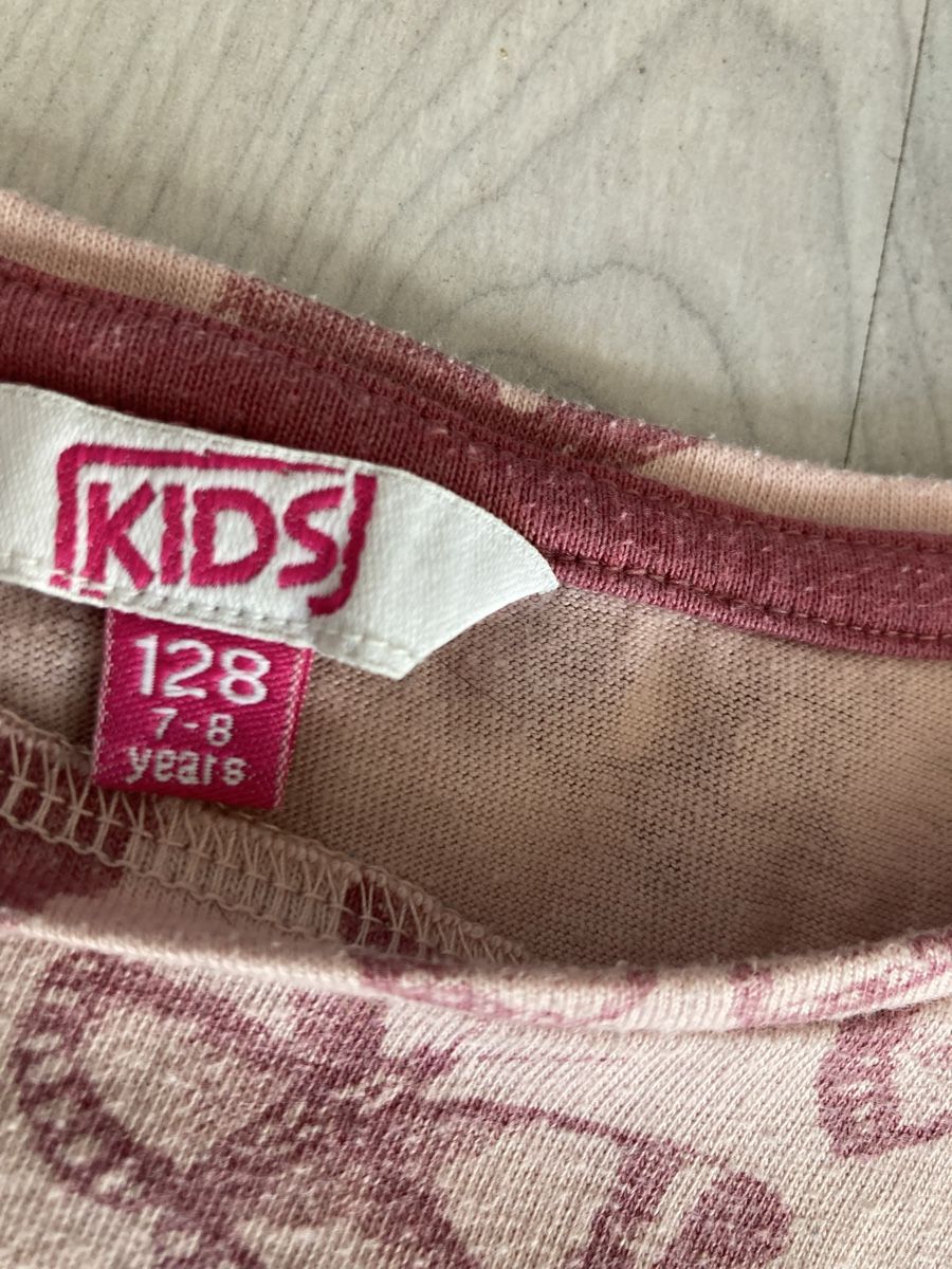 Blusen, T-Shirts & Tops: Langarm T-shirt Schmetterling 128 – Gebraucht aus Amden von Karplusan 1