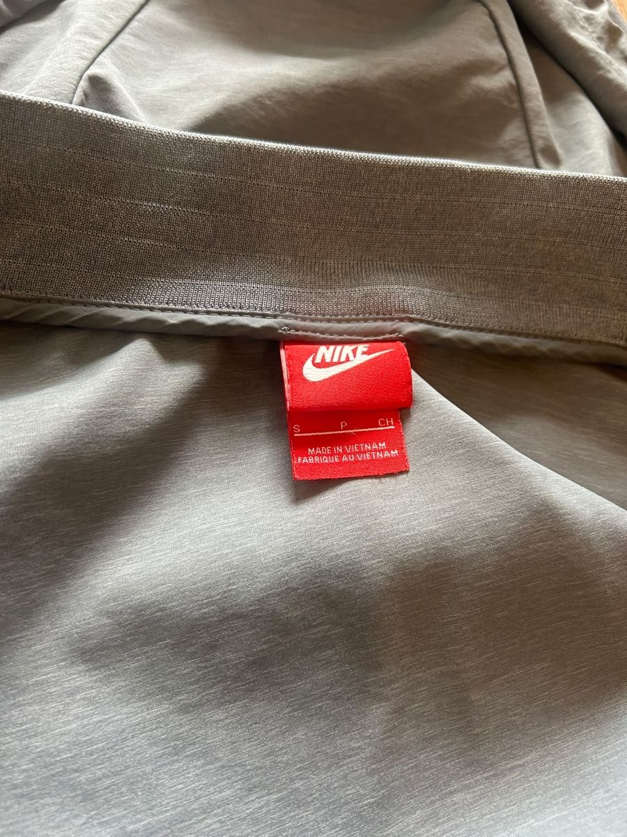 Nike Jacken: Nike Windjacke – Gebraucht aus Rüfenacht BE von captainamerica_1 2
