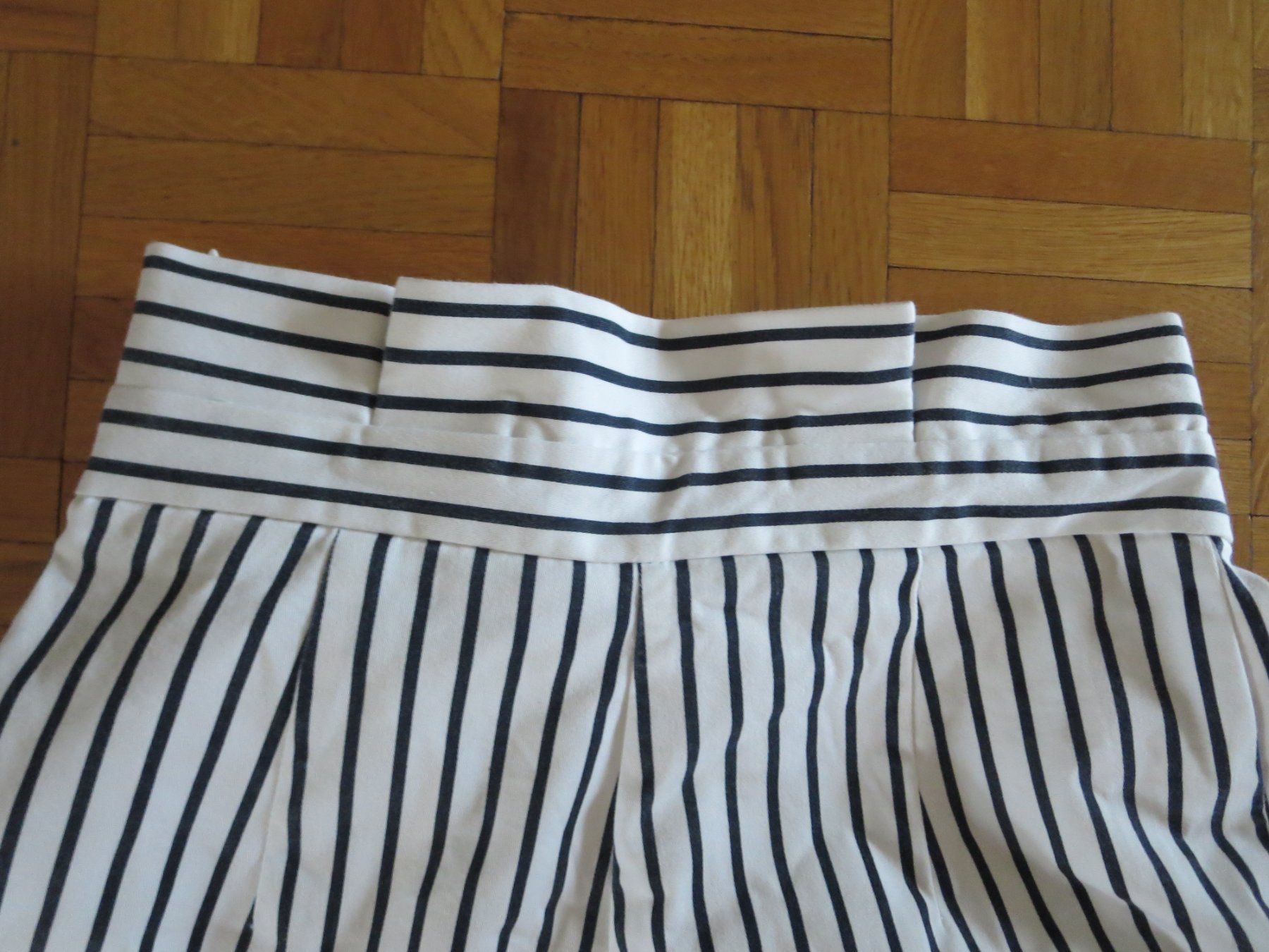 Zara Pantaloni: lässige Damen Shorts /Gr. XS – Usato da Wallisellen venduto da Arvenstube 4
