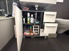 Badezimmerkästli / Lavabounterschrank weiss/antrazit 1 1/2 J